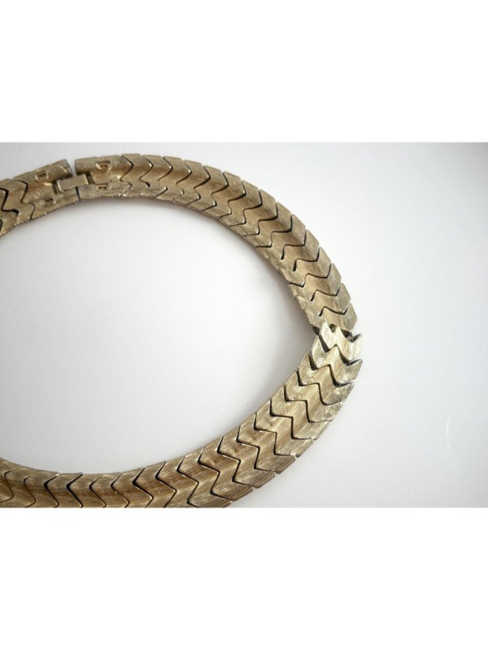 Woven Chunky Gold Toned Vintage Choker 80's Chevron Necklace - Picture 13 of 16